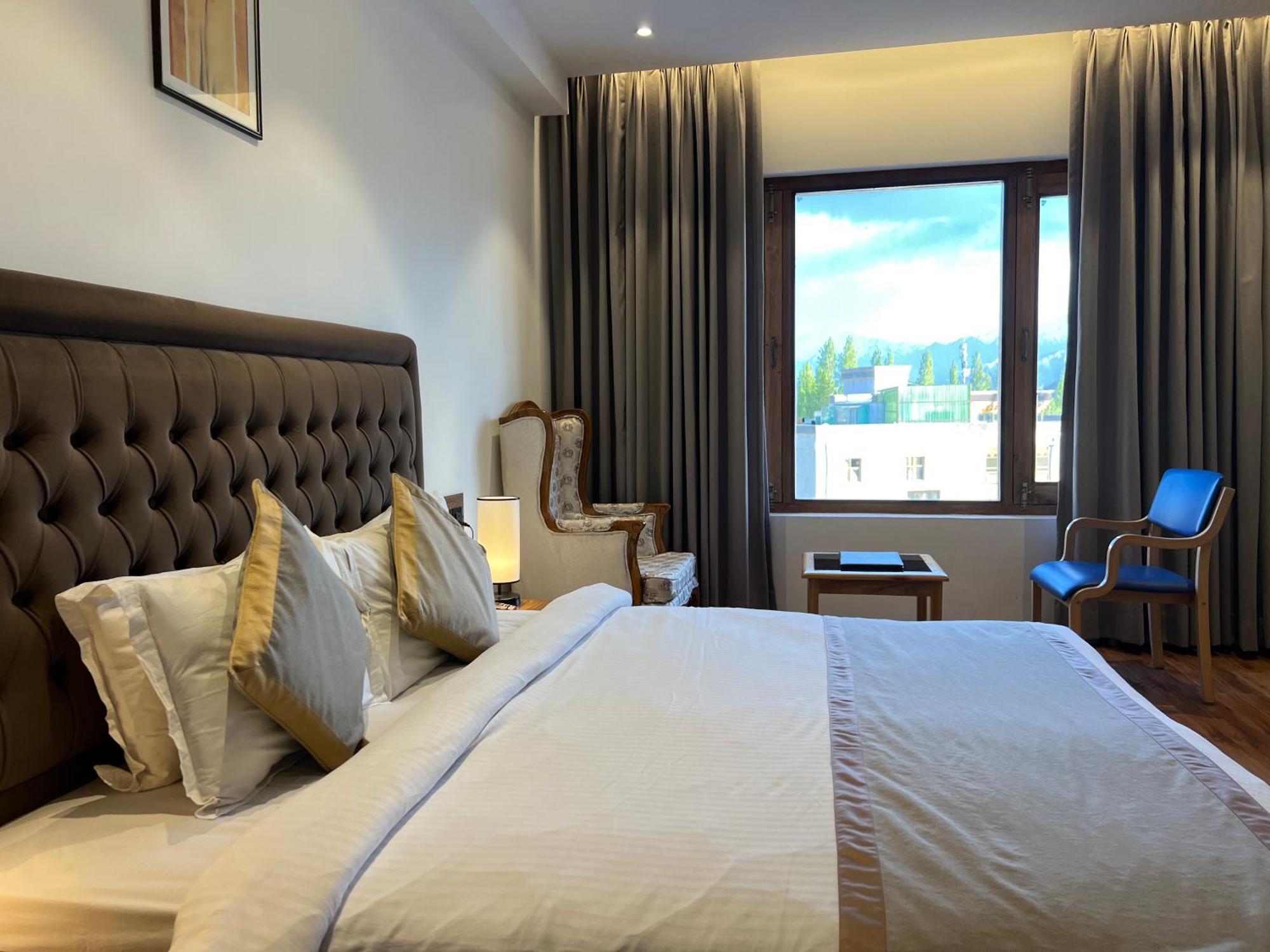 The Pangong Hotel Leh Exterior photo