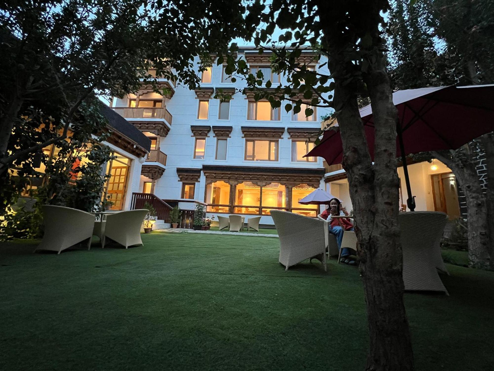 The Pangong Hotel Leh Exterior photo